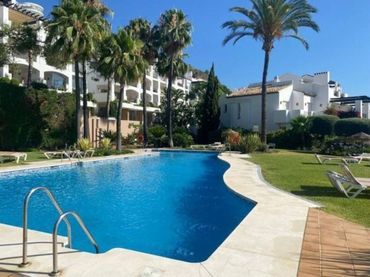 Piso con piscina en venta en Calle Hernán Cortés 3