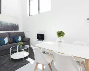 Living room of Flat to rent in  Madrid Capital  with Air Conditioner, Heating and Furnished