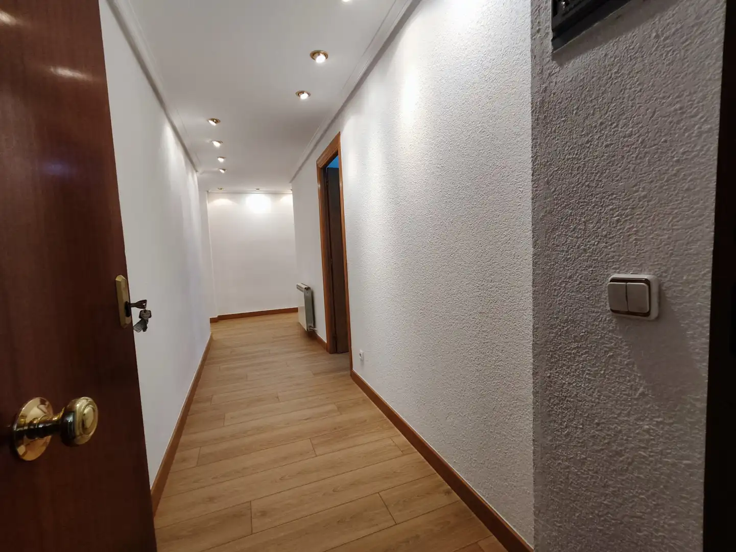 Pis en venda en  Logroño amb Calefacció, Parquet i Balcó