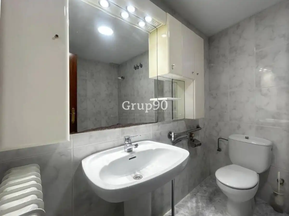 Badezimmer von Wohnung zum Verkauf in Lleida mit Klimaanlage, Heizung und Abstellraum