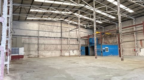 Foto 2 von Fabrikhallen zur Miete in Revilla, Camargo