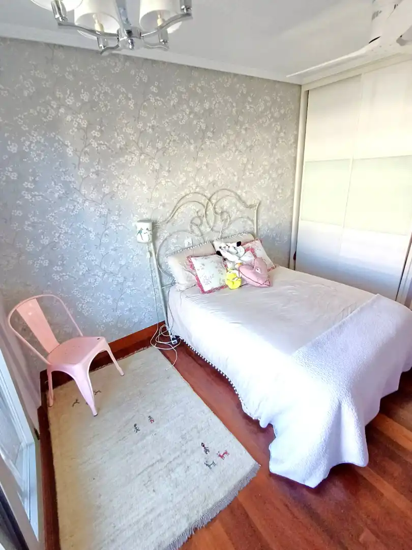 Habitación de Ático en venta en Urduliz con Calefacción, Terraza y Trastero