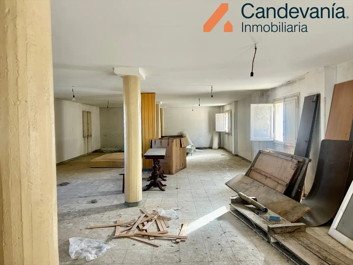 Nave industrial en venta en Zuera
