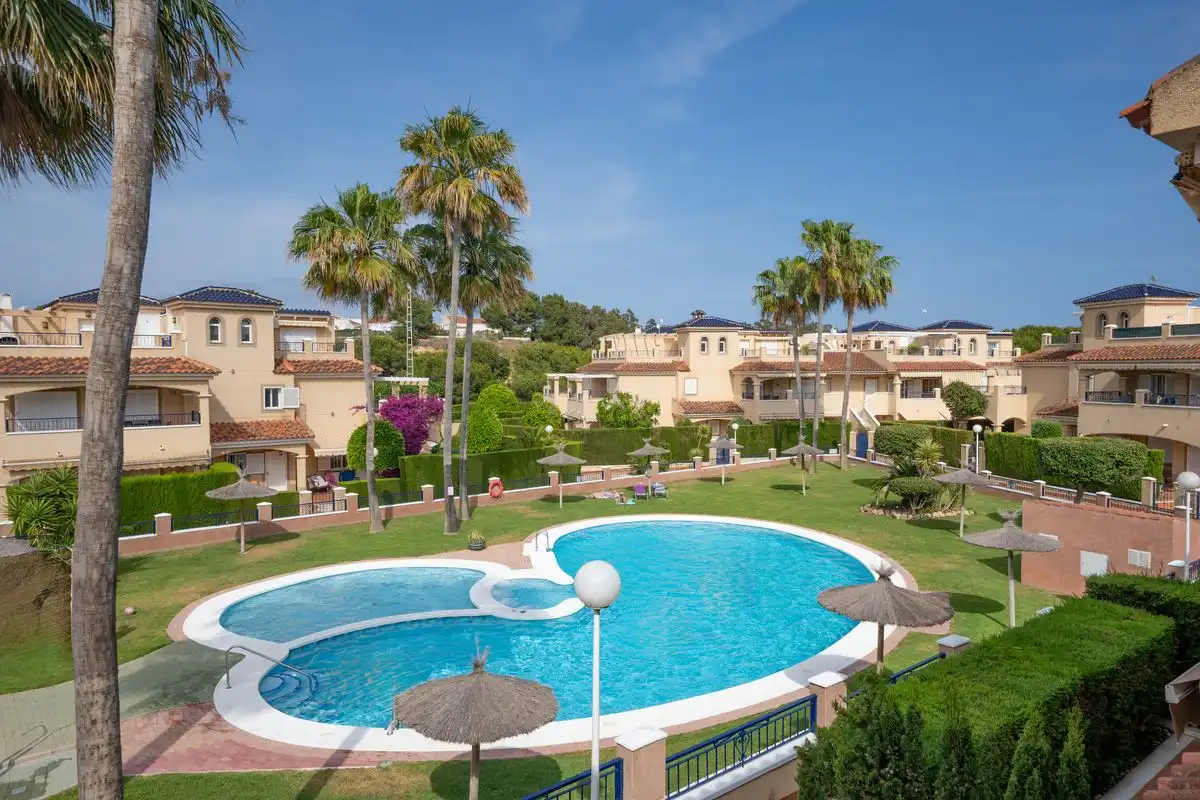 Jardí de Dúplex en venda en Pilar de la Horadada amb Aire condicionat, Calefacció i Jardí privat