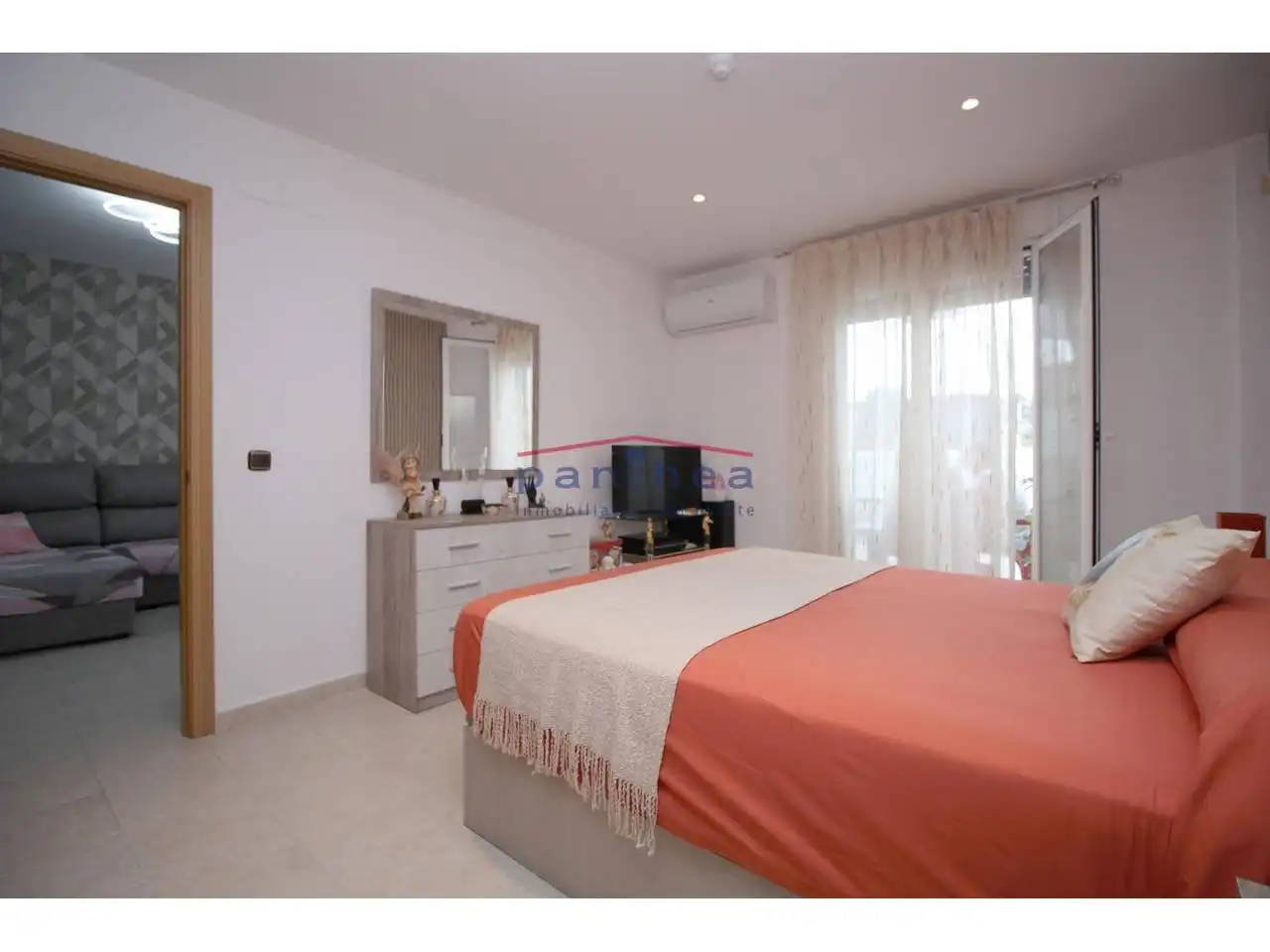 Habitación de Piso en venta en Rincón de la Victoria con Aire acondicionado, Terraza y Piscina comunitaria