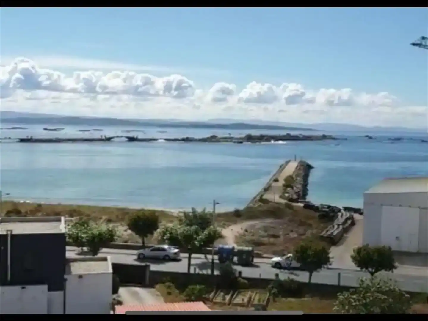 Vista exterior de Pis en venda en Aguiño