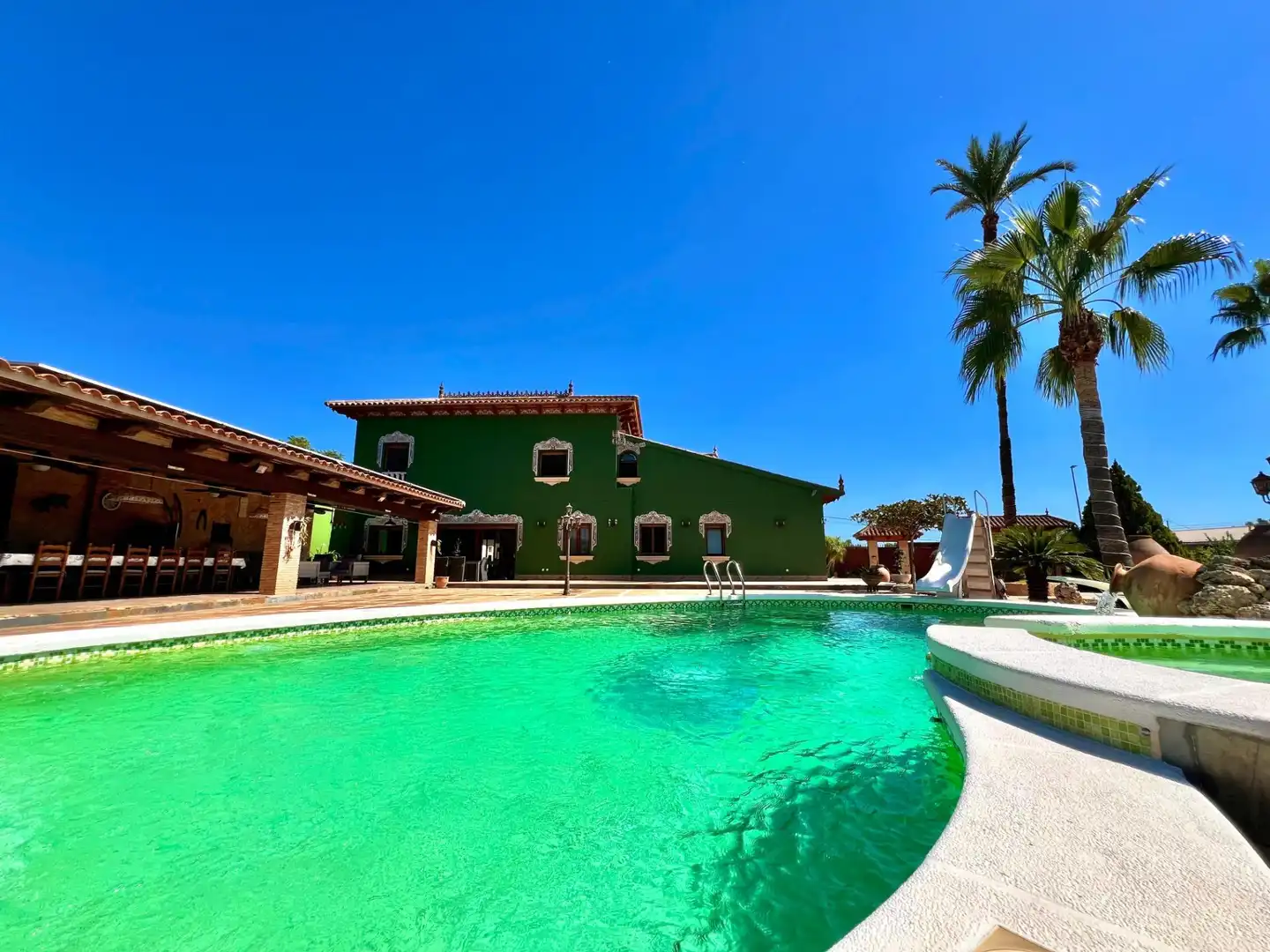 Villa avec piscine à vendre à Avenida Avenida Constitución