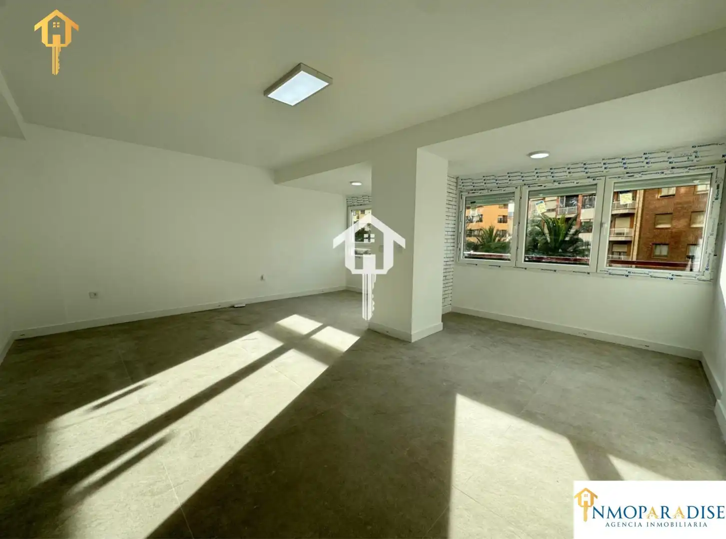 Außenansicht von Wohnung zum Verkauf in Alicante / Alacant mit Privatgarten und Terrasse
