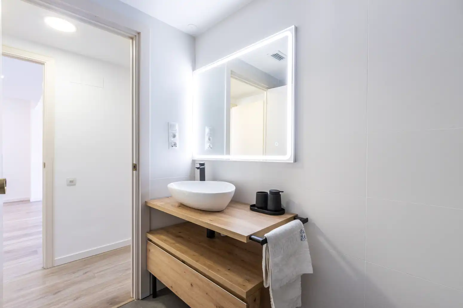 Badezimmer von Wohnung zum Verkauf in Terrassa mit Heizung, Parkett und Balkon