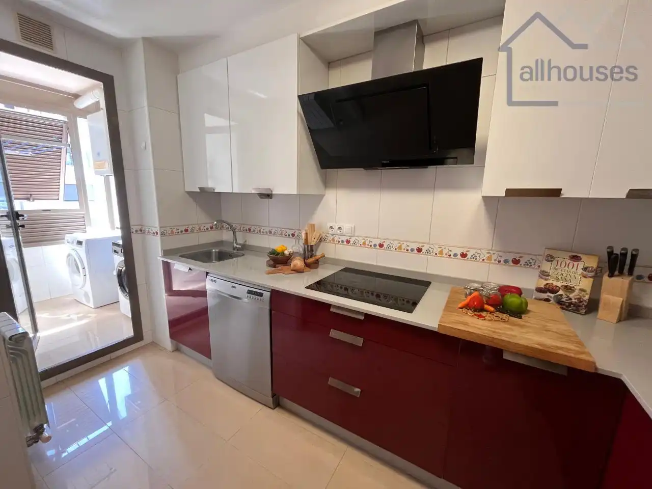 Cocina de Apartamento en venta en Vigo  con Calefacción, Piscina y Amueblado