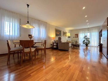 Duplex with balcony to rent in Calle Doctor Esteve