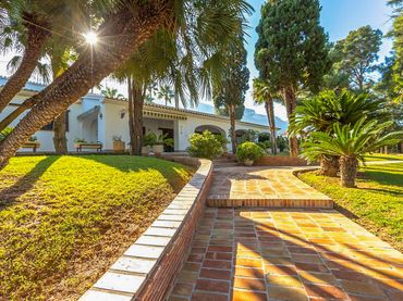 Villa mit Pool zum Verkauf in El Montgó