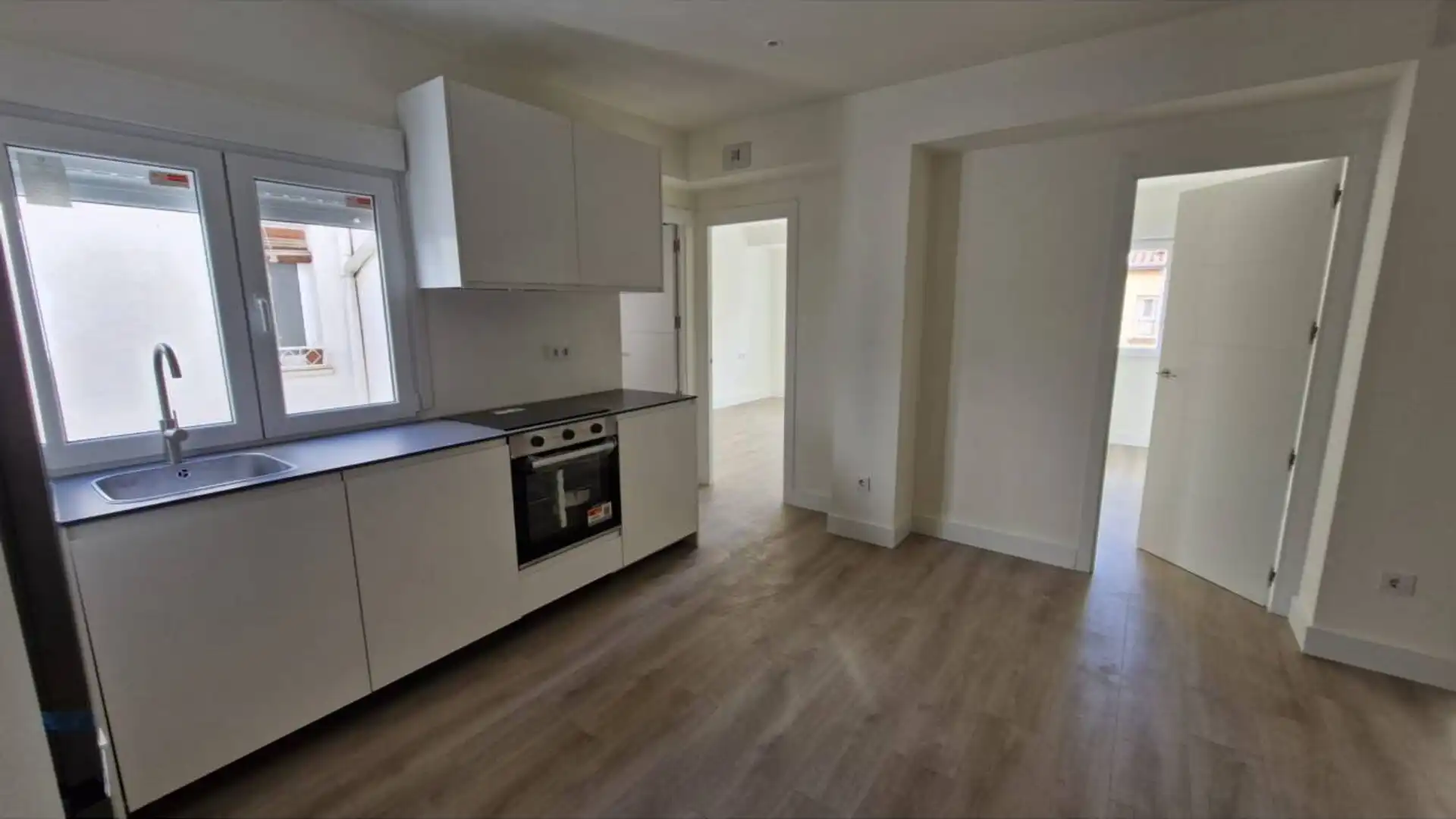 Piso en venta en Calle Belchite, Jesuitas, Centro