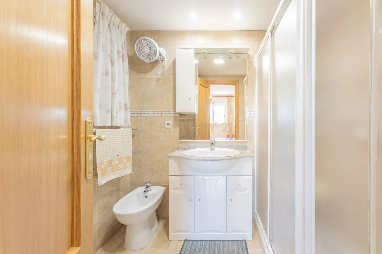 Baño de Piso en venta en Valencia con Aire acondicionado, Trastero y Horno