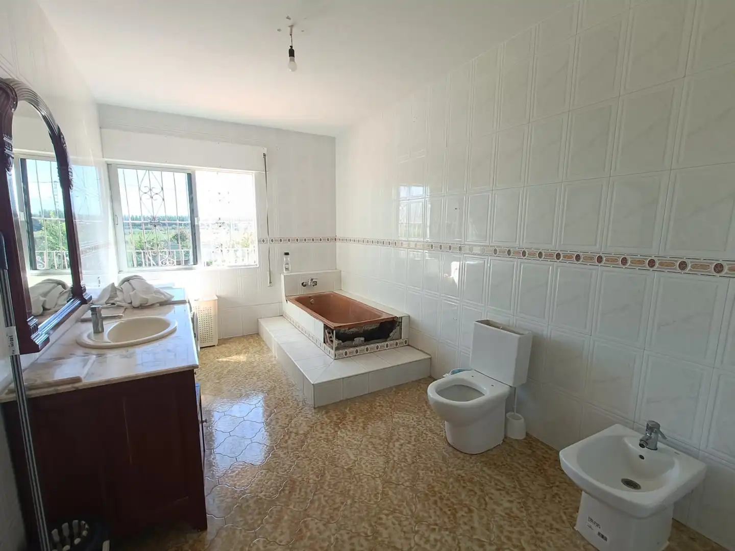 Baño de Casa o chalet en venta en Fuente Vaqueros con Aire acondicionado, Jardín privado y Piscina