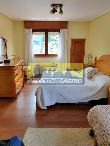 Bedroom of Flat for rent in Castro-Urdiales  with Furnished