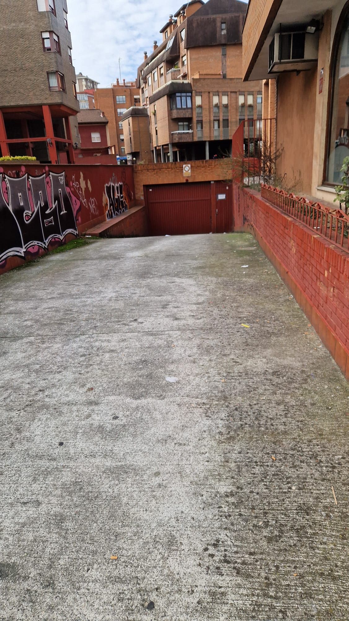 Vista exterior de Garaje en venta en Oviedo 