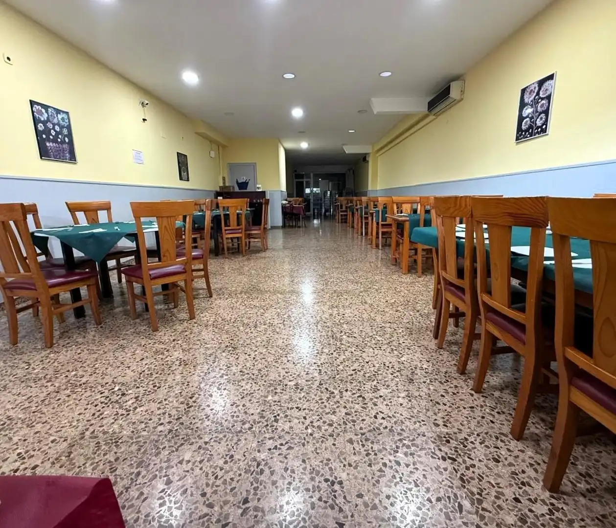 Business premises for transfer in Carrer dels Marquesos de Barberà, imagen 5