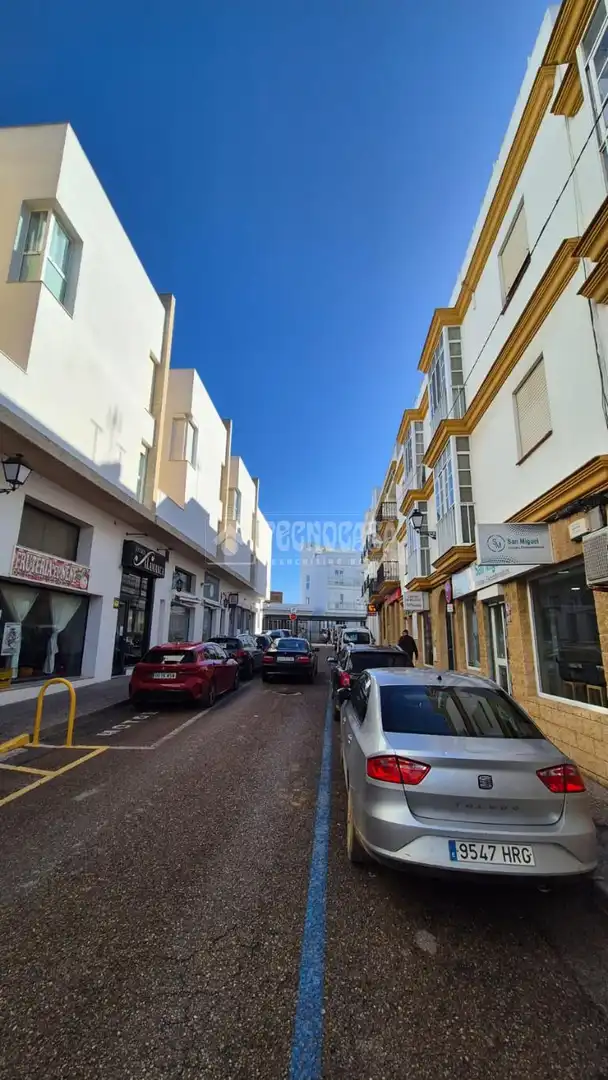 Vista exterior de Local en venda en Conil de la Frontera