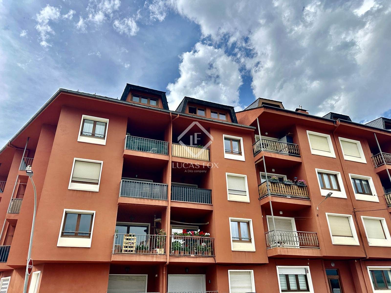 Exterior view of Flat for sale in Puigcerdà  with Terrace, Furnished and Balcony