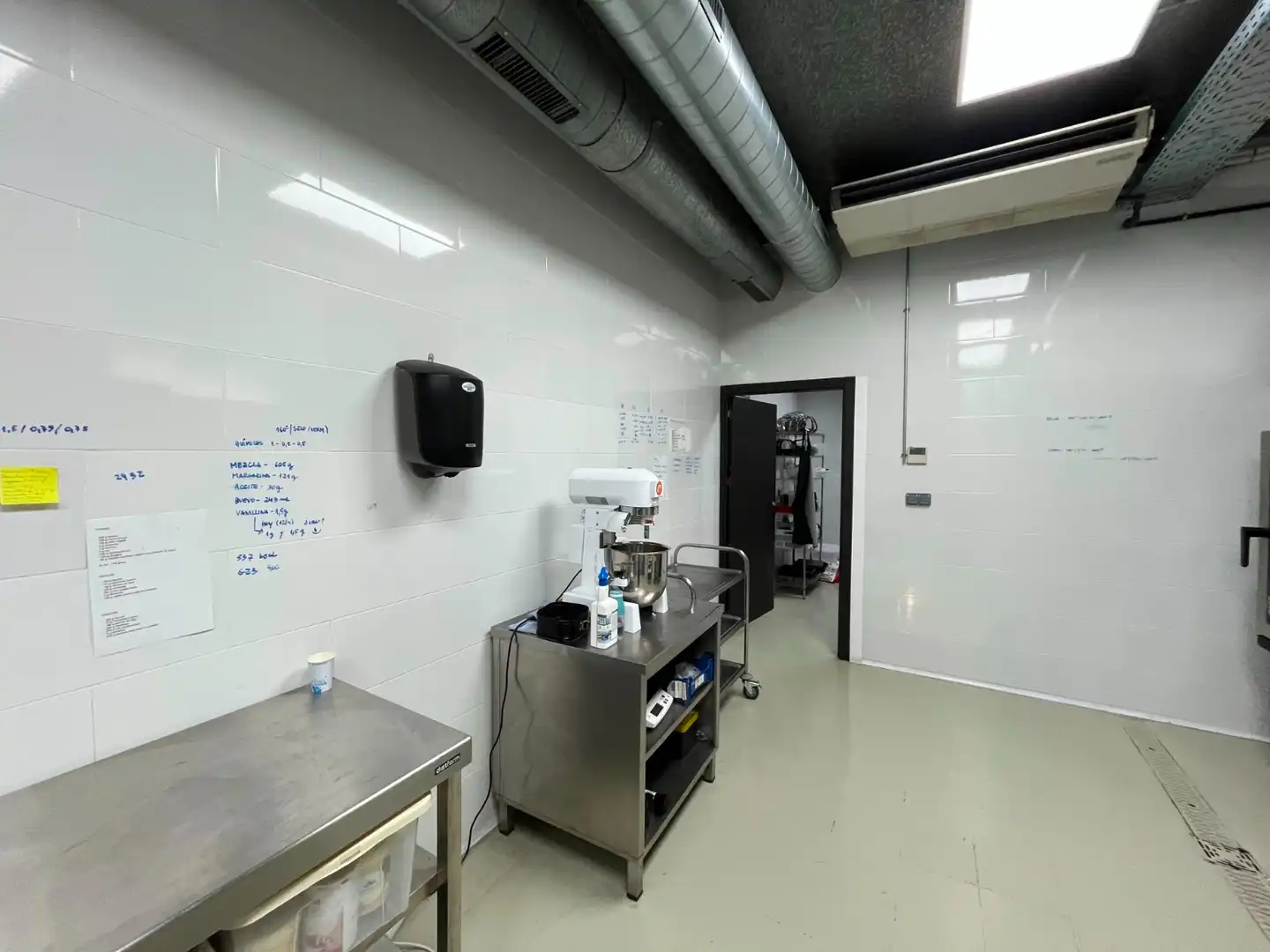 Cocina de Local en traspaso en Barcelona con Aire acondicionado, Calefacción y Amueblado
