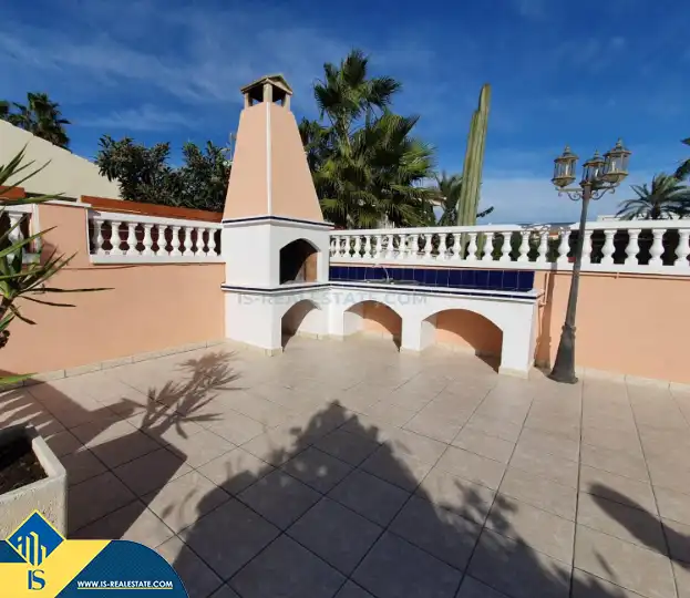 Villa avec piscine à vendre à Playa de los Locos, imagen 3