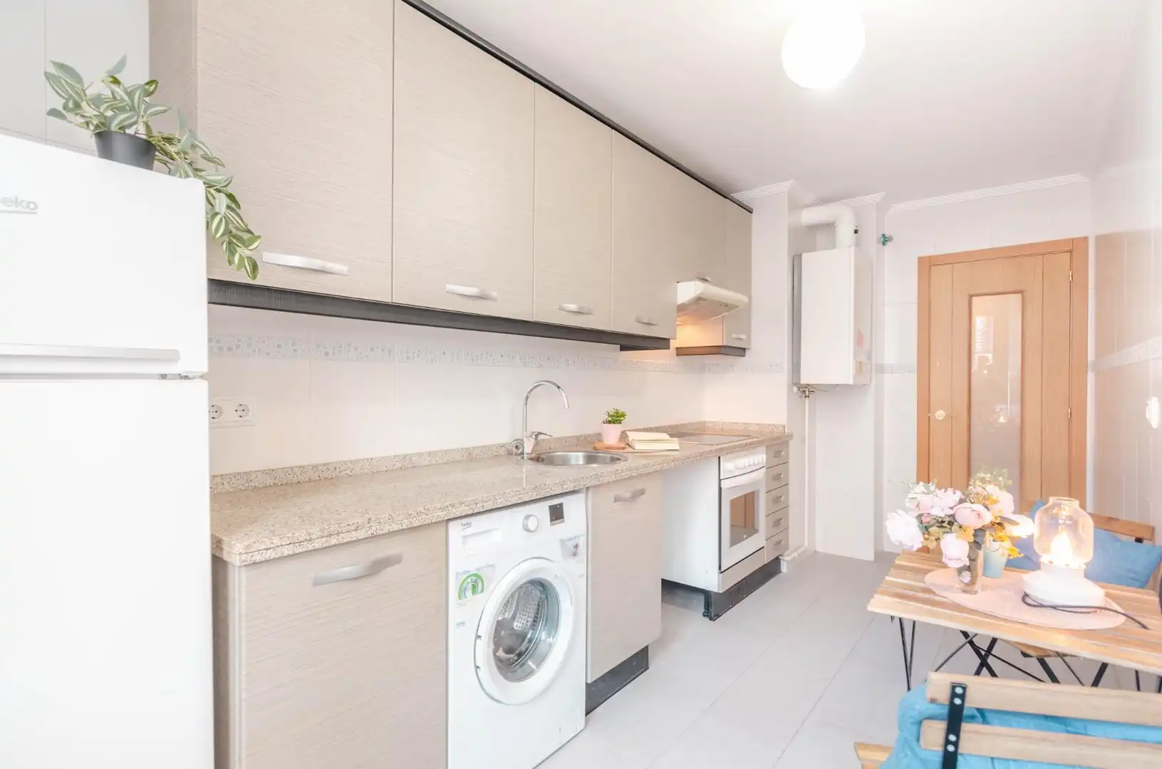 Cocina de Piso en venta en Siero con Calefacción, Parquet y Trastero