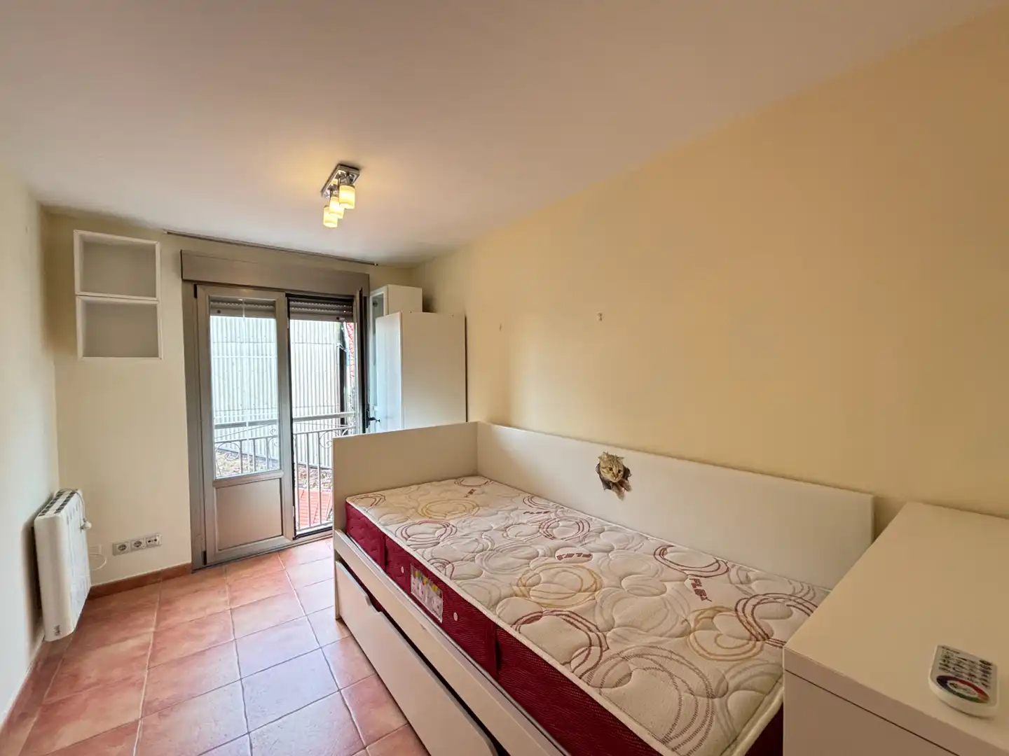 Habitación de Casa adosada en venta en Rianxo con Calefacción, Trastero y Amueblado
