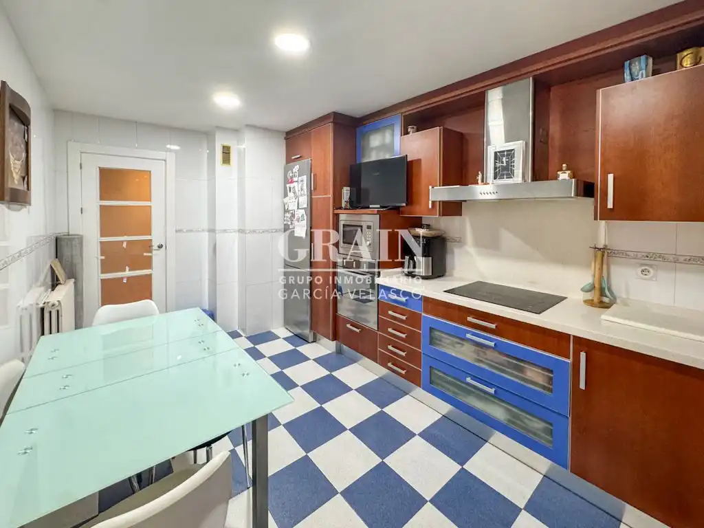 Kitchen of Flat for sale in Albacete  with Air Conditioner, Heating and Storage room