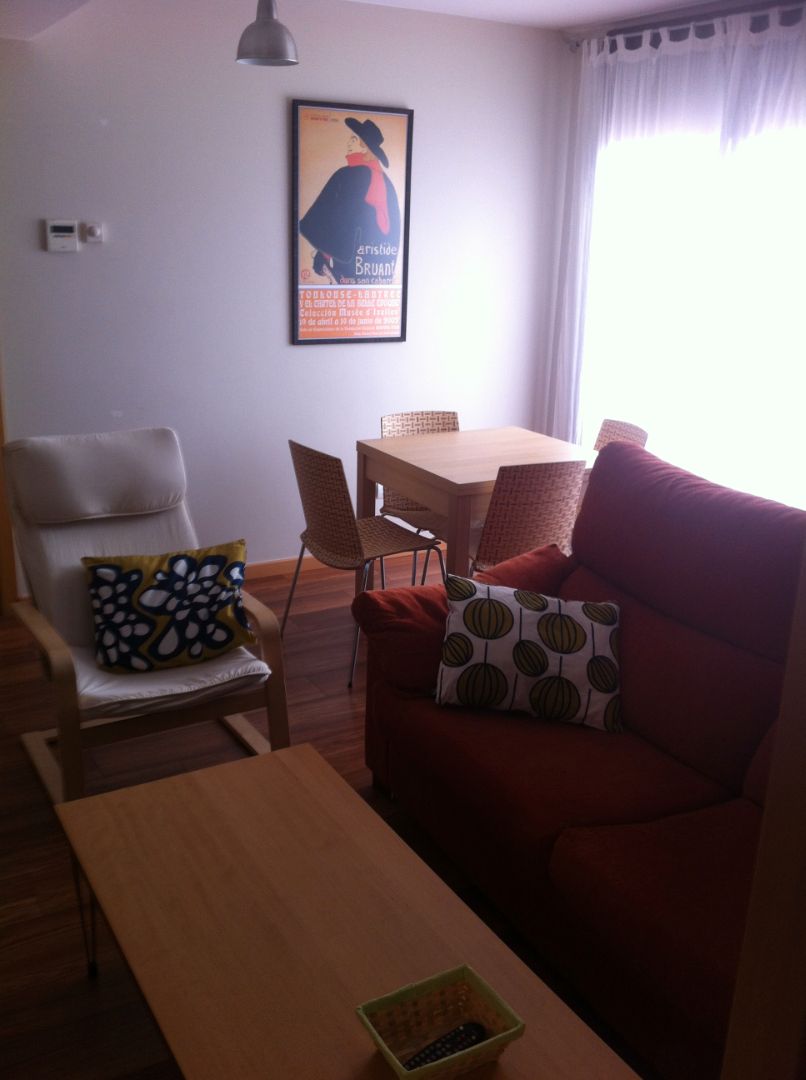 Sala de estar de Apartamento de alquiler en  Zaragoza Capital con Calefacción, Parquet y Amueblado