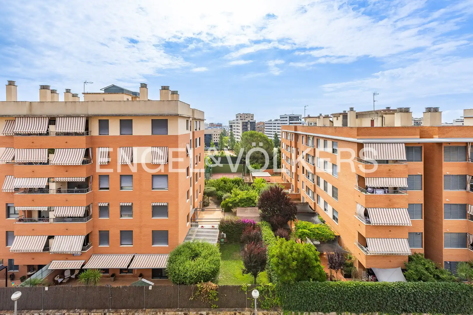 Vista exterior de Piso en venta en Sabadell con Aire acondicionado, Calefacción y Jardín privado