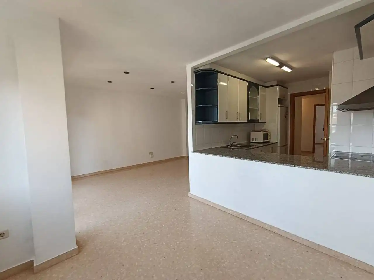 Cuina de Pis de lloguer en Manresa amb Calefacció i Balcó