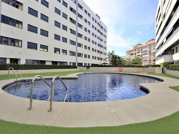 Àtic amb piscina en venda a UEP.R9 VISTA AFRICA 83