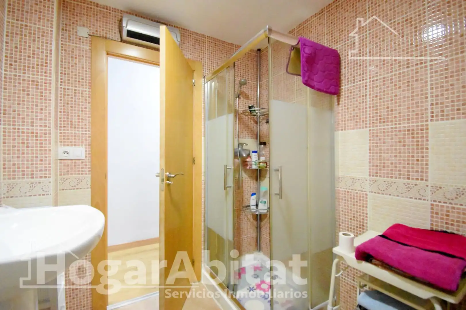 Bathroom of Flat for sale in Oliva  with Air Conditioner, Heating and Terrace