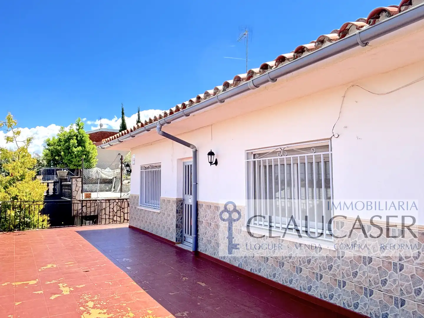 Vista exterior de Casa o xalet en venda en Rubí amb Calefacció