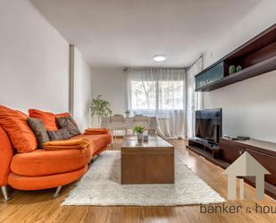 Living room of Flat for sale in Cerdanyola del Vallès  with Heating, Parquet flooring and Terrace