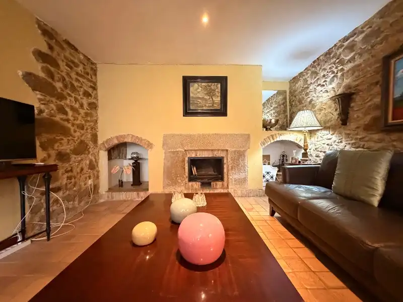 Sala d'estar de Casa o xalet en venda en Corçà amb Aire condicionat, Calefacció i Jardí privat