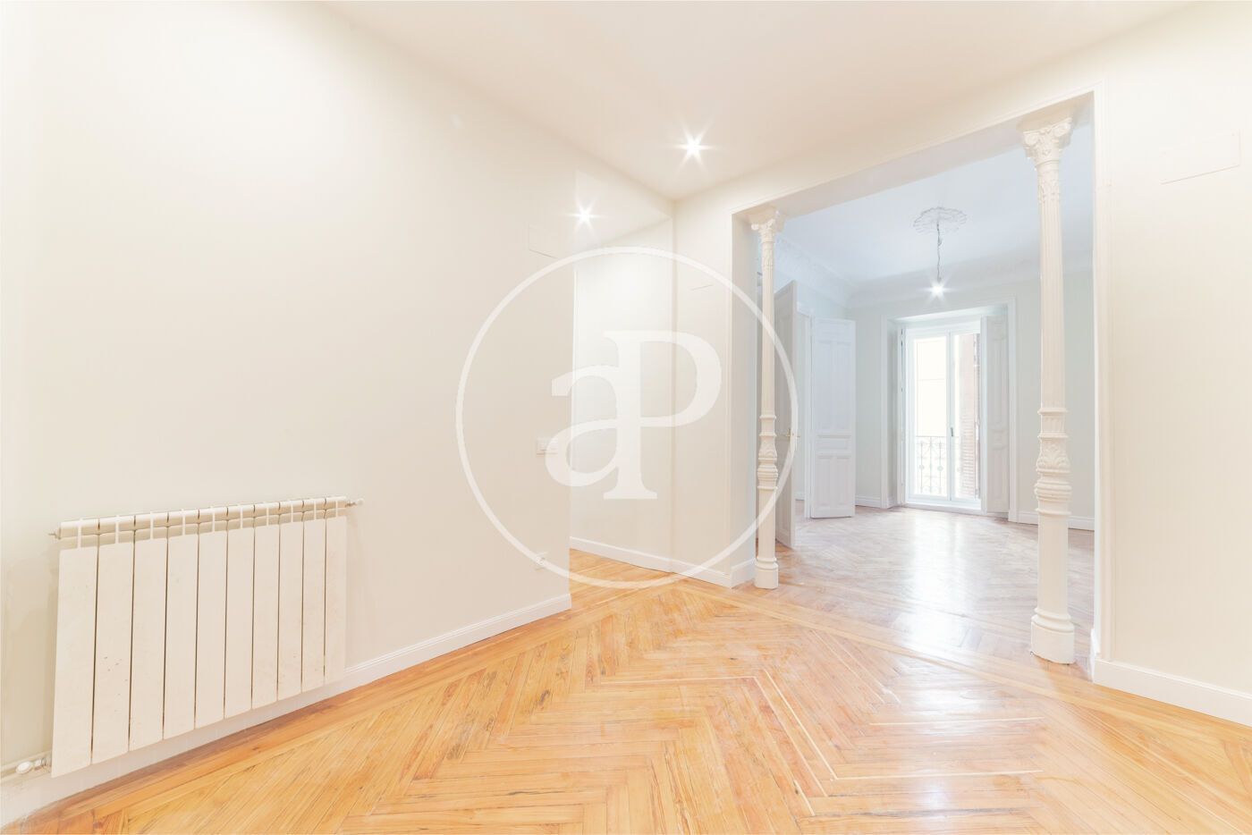 Piso de alquiler en  Madrid Capital con Aire acondicionado, Calefacción y Balcón