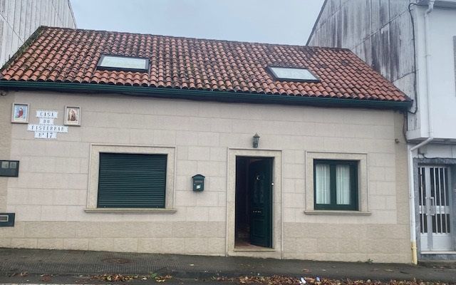Vista exterior de Casa o xalet en venda en Noia amb Jardí privat, Terrassa i Balcó