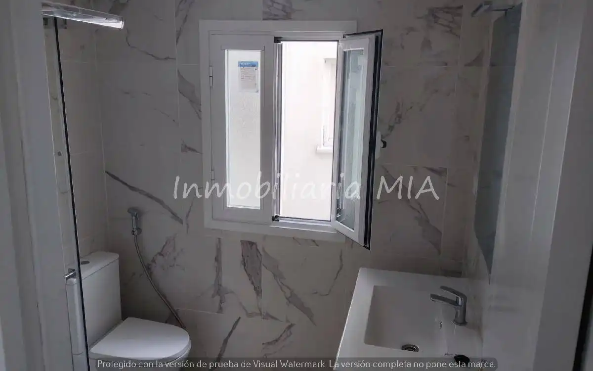 Baño de Piso en venta en Torremolinos