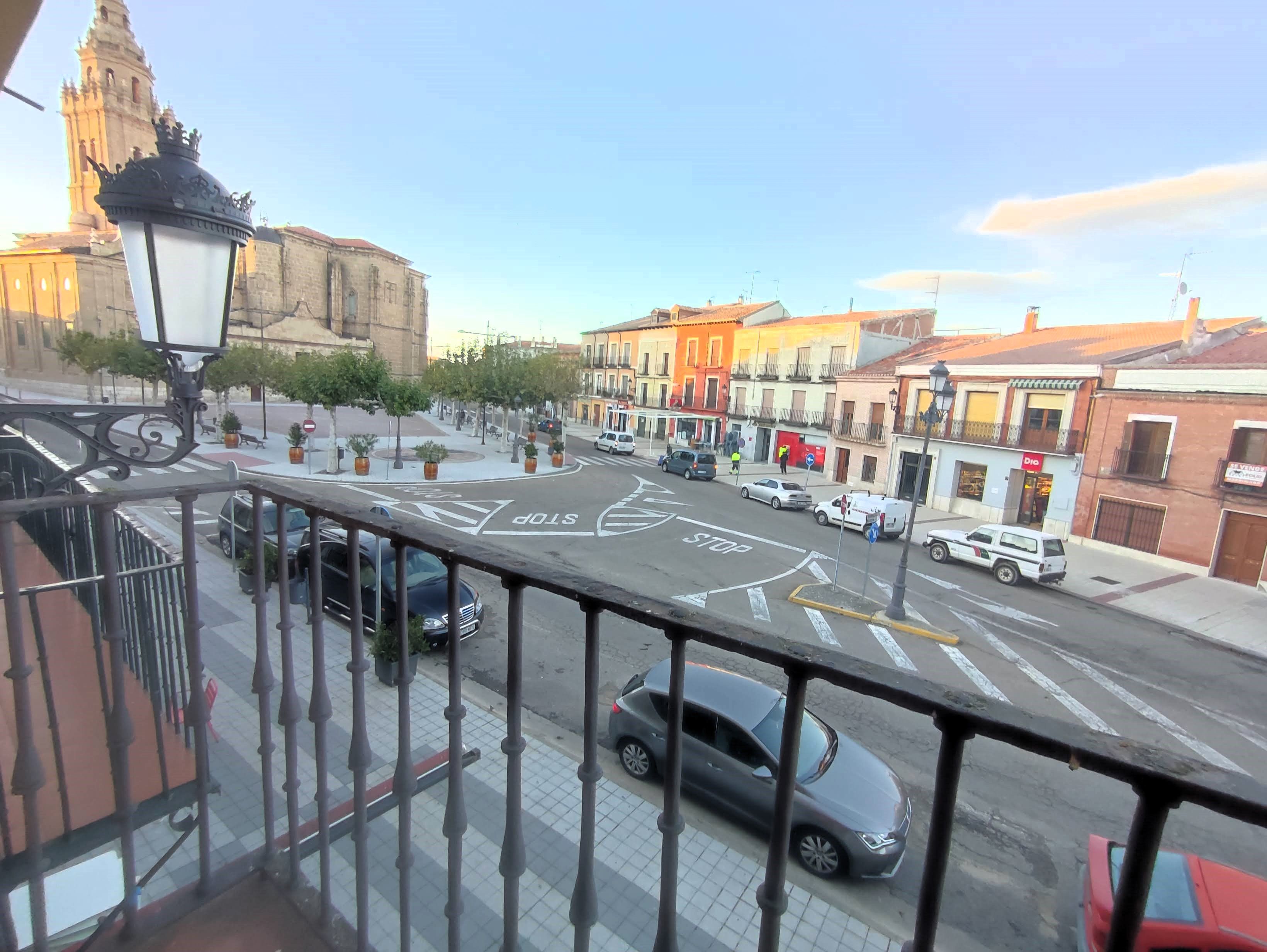 Vista exterior de Apartament en venda en Nava del Rey amb Terrassa, Moblat i Forn