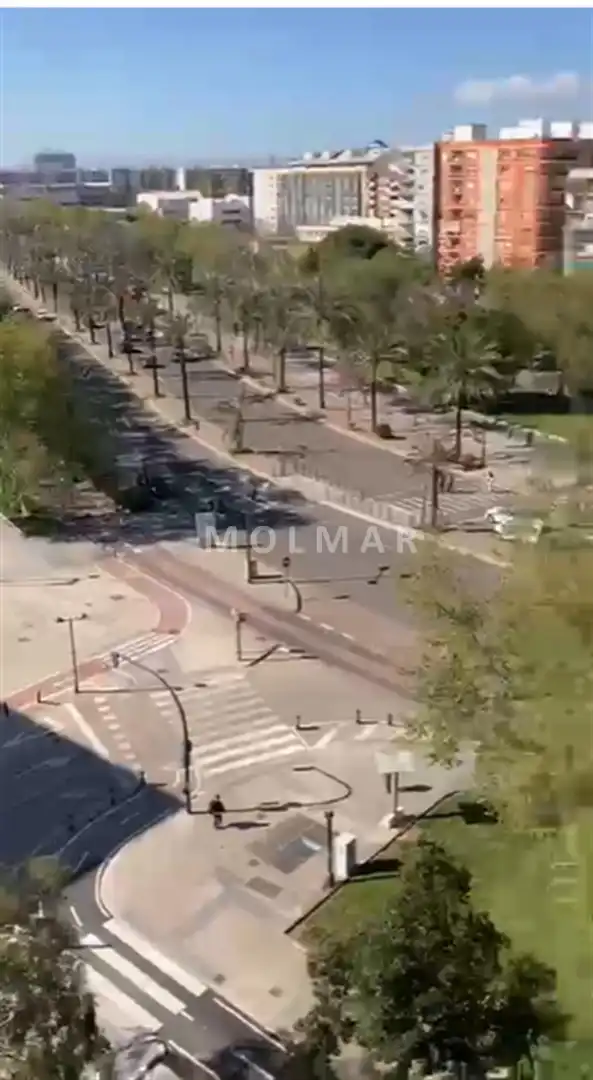 Vista exterior de Pis en venda en Valencia amb Aire condicionat i Balcó
