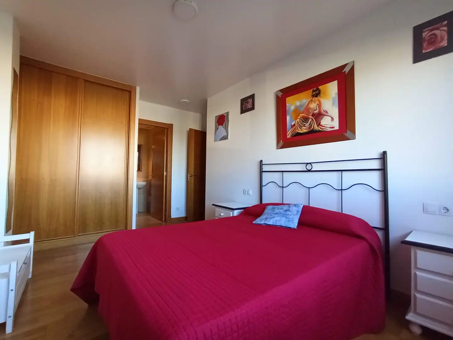 Dormitori de Apartament en venda en A Illa de Arousa  amb Calefacció, Parquet i Traster