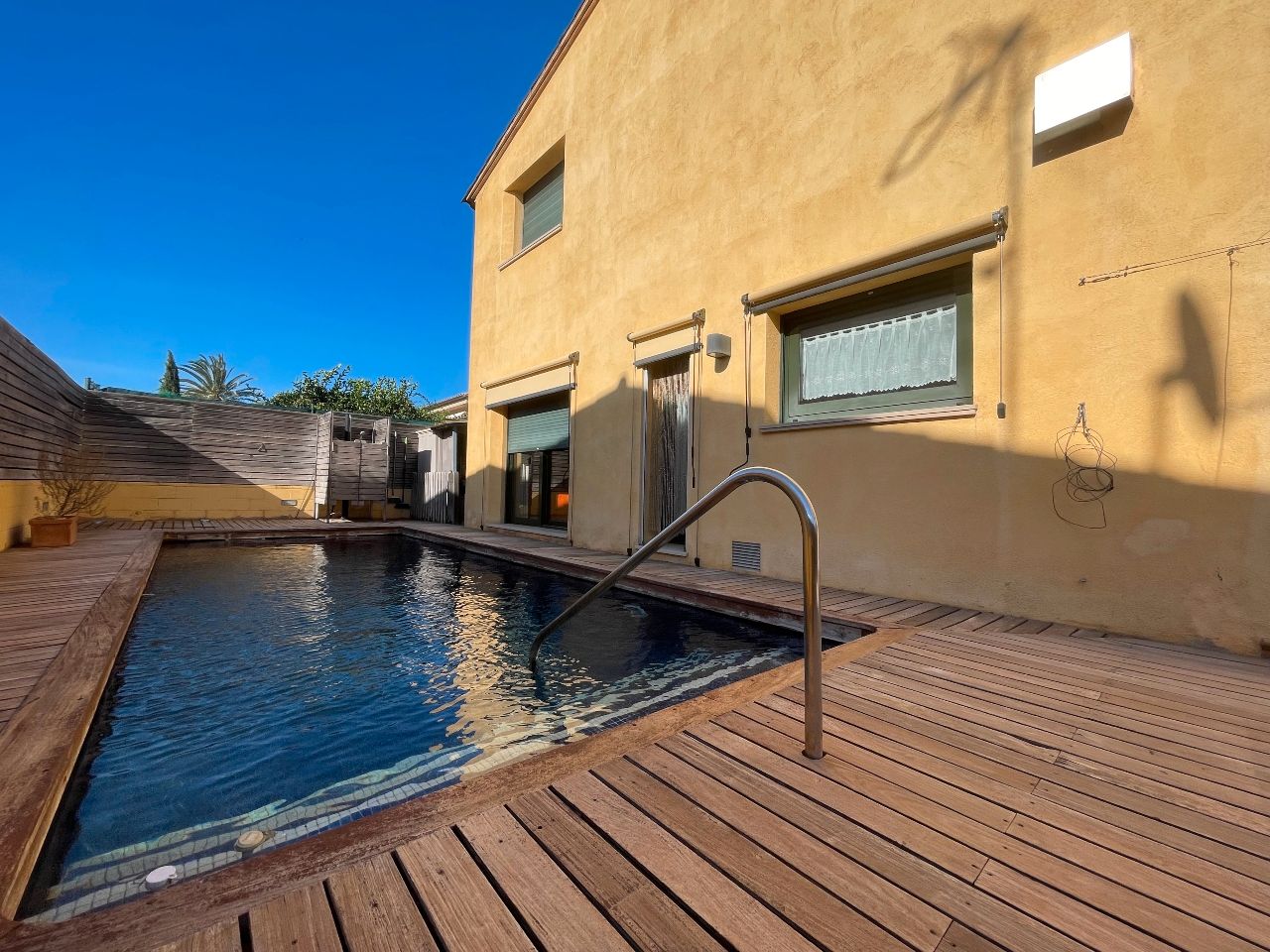 Piscina de Casa o xalet en venda en La Bisbal d'Empordà amb Aire condicionat, Calefacció i Jardí privat