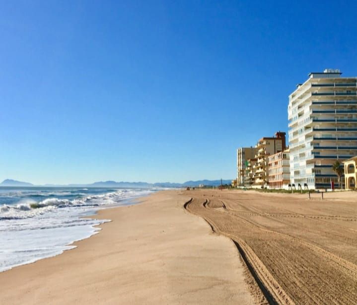 Vista exterior de Apartament en venda en Tavernes de la Valldigna amb Jardí privat, Terrassa i Traster
