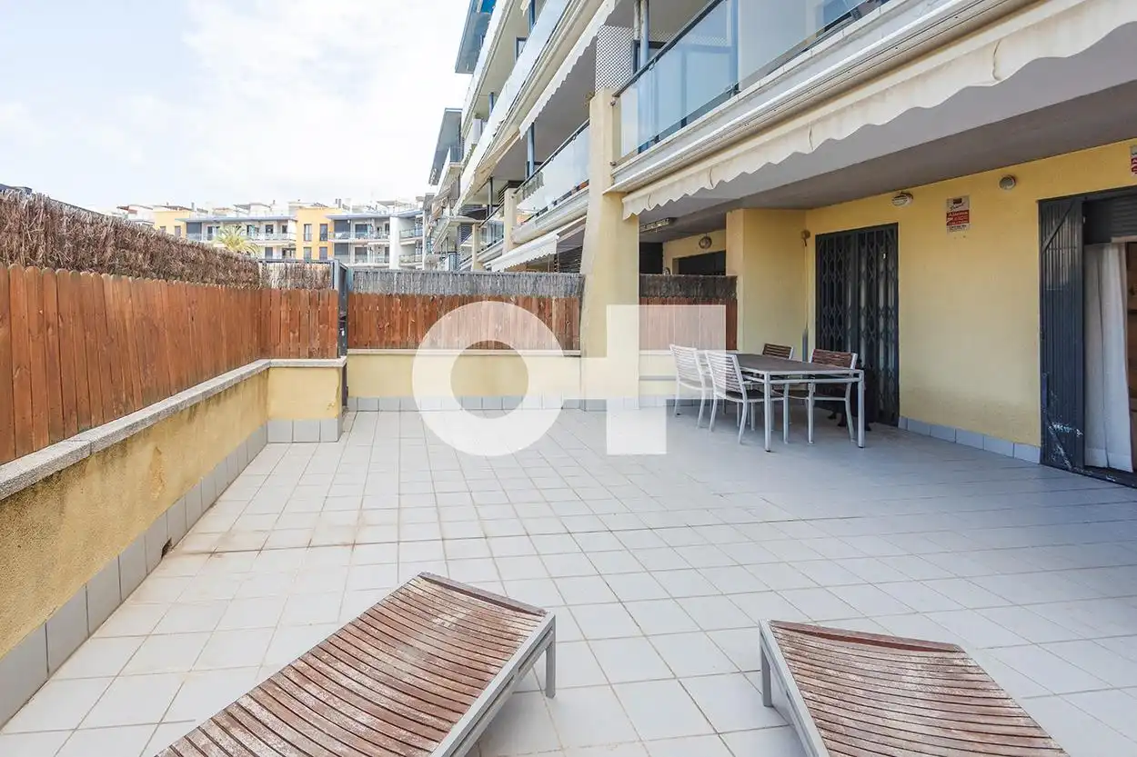 Terrassa de Planta baixa en venda en Cubelles amb Aire condicionat, Calefacció i Jardí privat