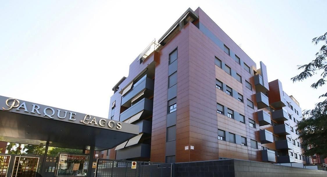 Exterior view of Flat to rent in  Granada Capital  with Air Conditioner, Heating and Storage room