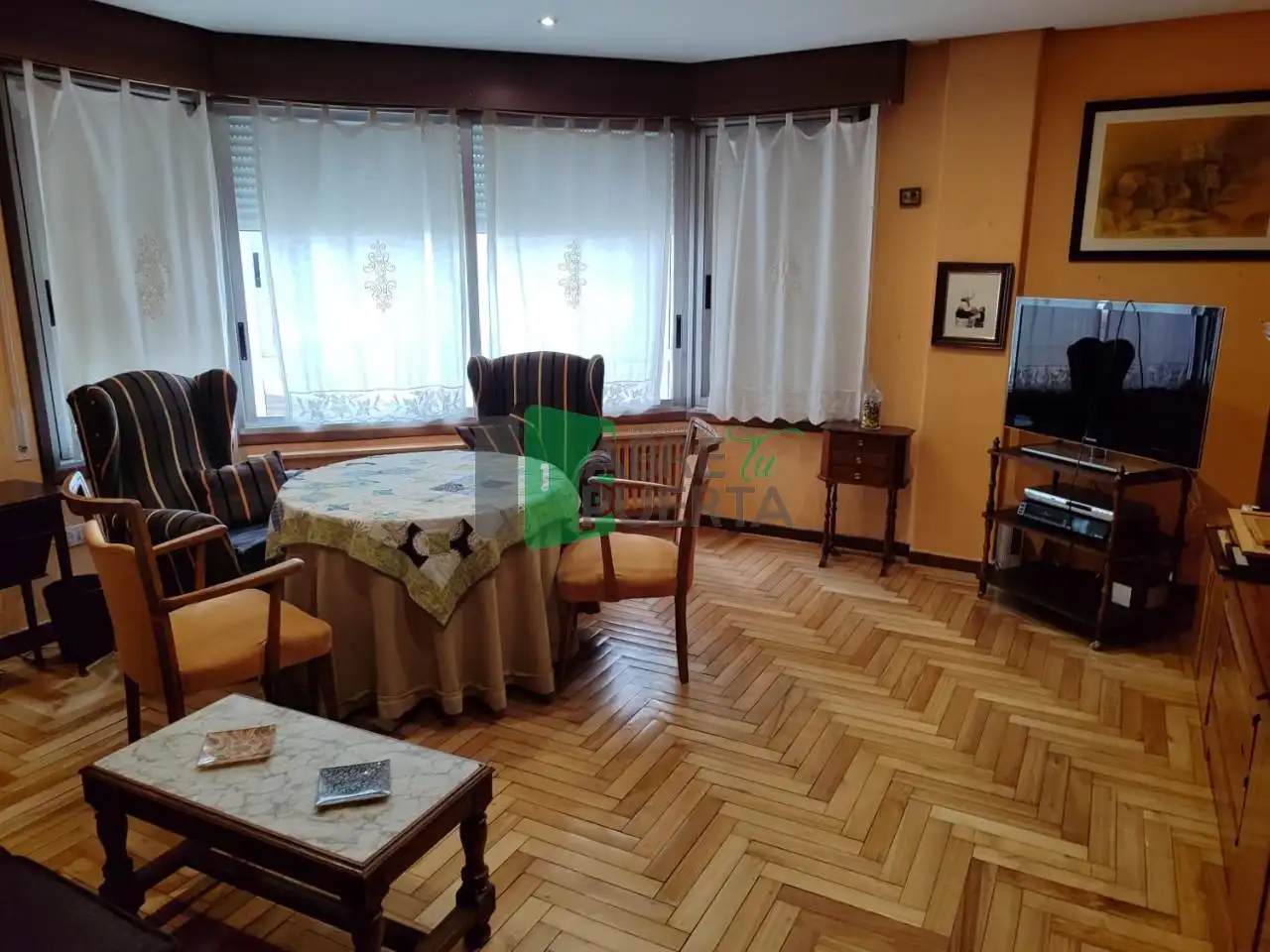 Living room of Flat for sale in Ourense Capital   with Heating, Parquet flooring and Storage room