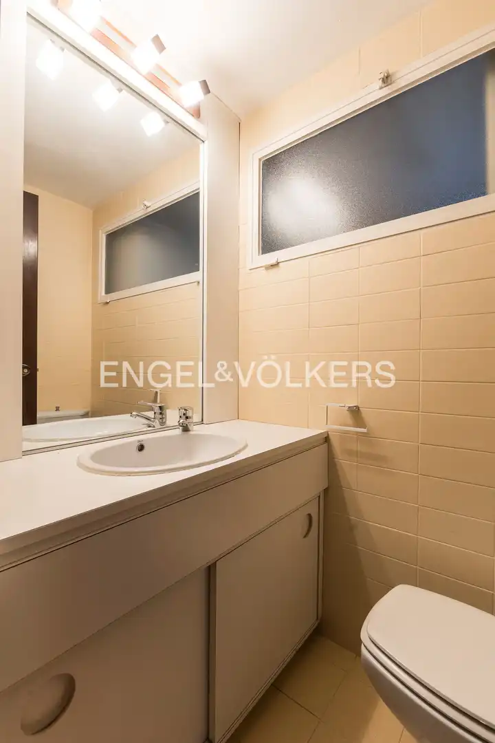 Bathroom of Flat for sale in Madrid  with Heating, Private garden and Terrace