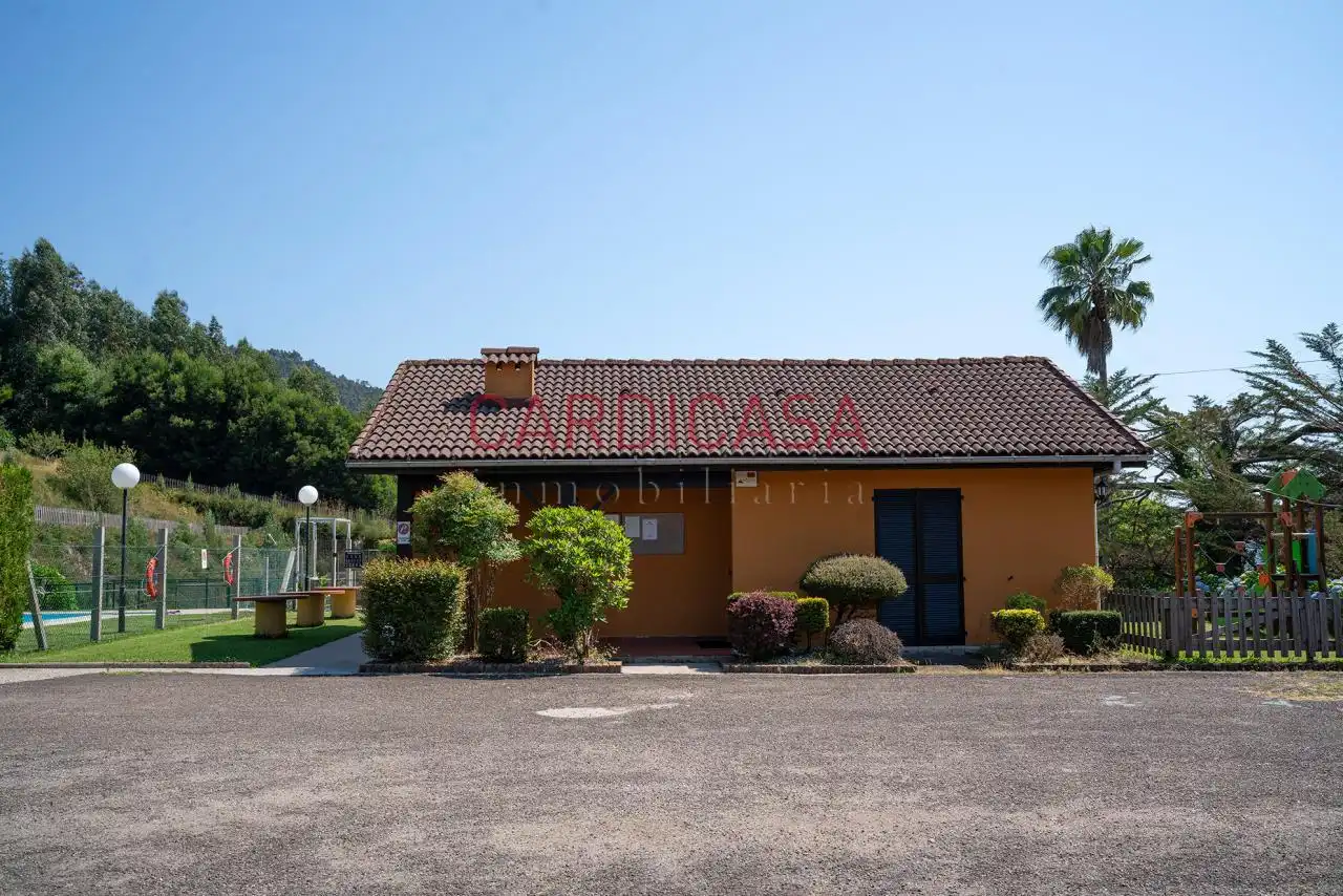 Vista exterior de Casa o xalet en venda en Mos amb Calefacció, Jardí privat i Terrassa